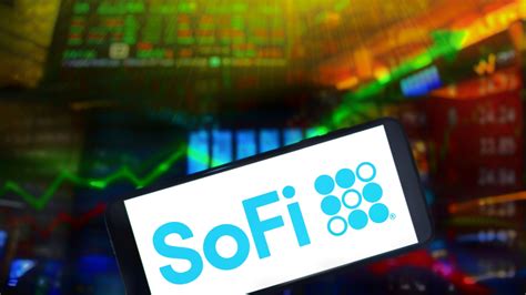 Aofi stock. For the full year, analysts predict revenue growth of 33% to $2.05 billion, with a loss of around $0.34 per share. Longer term, analysts predict SoFi will see green in its bottom line by the end ... 