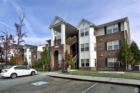 Apartment complexes in charleston sc. People love the amenities that come with an apartment complex such as a swimming pool and gym. ... Charleston, SC 29403. Phone: 843-577-7111. News tips/online questions: newstips@postandcourier.com. 