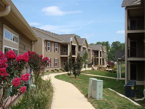 Apartments cleveland tn. Apr 14, 2024 · The Pointe at Westland. 2005 Westland Dr SW, Cleveland TN 37311 (970) 410-2933. $1,175+. 5 units available. 1 bed • 2 bed • 3 bed. W/D hookup, Patio / balcony, Pet friendly, 24hr maintenance, Parking, Recently renovated + more. View all details. 