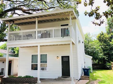 2 beds. 1 bath. $1,750. Tour. Check availability. 1d ago. Utilities Included East Cesar Chavez apartment for rent in Austin. Quick look. 1705 Holly St #1, Austin, TX 78702.. 