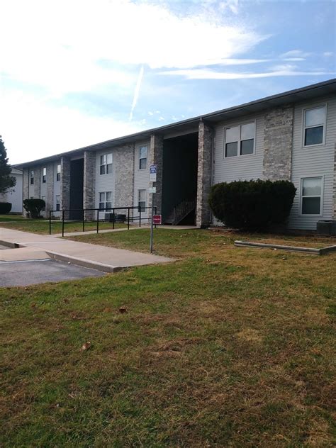 Browse through cheap apartments for rent in Aurora, Missouri by searching our easy apartment finder tool. ... Pin Oak Apartments. 115 Pin Oak Dr., Aurora, MO 65605. 2 ... . 