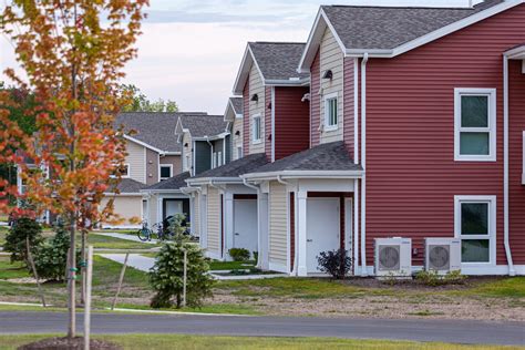 Apartments for rent in canandaigua. Townhomes for rent in Canandaigua, New York have a median rental price of $1,737. There are 1 active townhomes for rent in Canandaigua, which spend an average of 88 days on the market. 