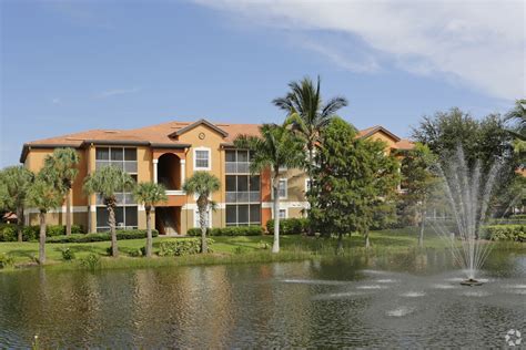 Apartments for rent in fort myers. Monthly Rent. $1,468 - $3,303. Bedrooms. 1 - 3 bd. Bathrooms. 1 - 2 ba. Square Feet. 625 - 1,000 sq ft. Our Community offers one, two and three bedroom townhomes and apartments for rent in Fort Myers with numerous amenities throughout. 