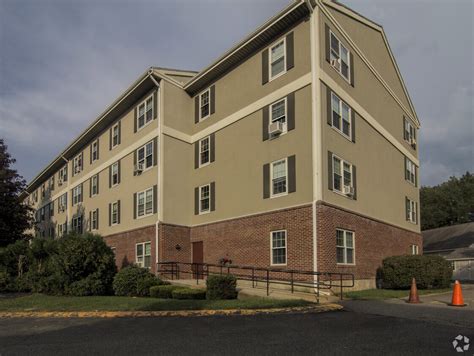 Apartments in braintree ma. Next door to both the Braintree and Quincy T stations and only minutes away from MA-1, MA-3, and MA-37. Read More. Pricing & Floor Plans. filter results by bedrooms. All; 1 Bedroom; 2 Bedrooms; Rosecliff II- Quarry 1B $2,625 – $3,295 ... MA apartment living less than 12 miles from Boston. Newly renovated homes available. 