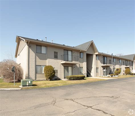 Apartments in clinton township mi. 24010 Saravilla Dr, Clinton Township , MI 48035 Clinton Township. 3.9 (5 reviews) Verified Listing. 2 Weeks Ago. 586-788-0844. Monthly Rent. $830 - $1,100. 