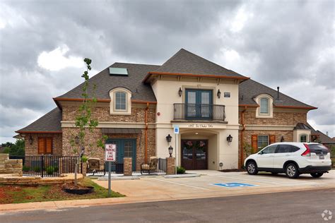 Apartments in edmond. 1 Bed • 1 Bath. 603–739 Sqft. 3 Units Available. Check Availability. We take fraud seriously. If something looks fishy, let us know. Report This Listing. Find your new home at Oxford Oaks located at 1920 E 2nd St, Edmond, OK 73034. Floor plans starting at $719. 