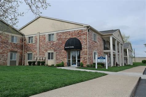 Apartments in hermitage. At Hickory Arms Apartments in Hermitage, PA, you've discovered your new place. The location of this community is at 100 N. Buhl Farm Dr. in the 16148 area of Hermitage. Come by to view the available floorplans. The professional leasing team is ready and waiting for you to come by to check us out. 
