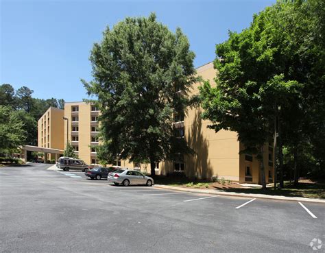 Apartments in lilburn ga. In Lilburn, 39% of the residents are renting compared to 61% owning a home, according to data from the U.S. Census Bureau. Large-scale apartment buildings with more than 50 units represent 15% of Lilburn’s rentals, 41% are small-scale complexes with under 50 units, and 41% are single-family rentals. 