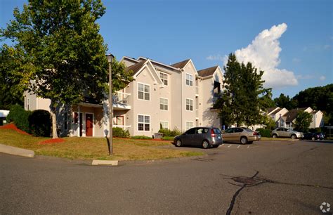 Apartments in newington ct. Apartments for rent in Newington, Connecticut have a median rental price of $1,800. There are 9 active apartments for rent in Newington, which spend an average of 20 days on the market. 