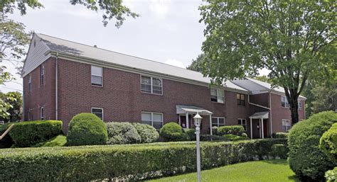 Apartments in teaneck nj. See all available apartments for rent at Larch Gardens Apts in Teaneck, NJ. Larch Gardens Apts has rental units ranging from 678-930 sq ft starting at $2360. 