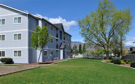 The average two-bedroom apartment in Wenatchee, WA is 974 square feet. What is the price range for a two-bedroom apartment in Wenatchee, WA? Two-bedroom apartments in Wenatchee range between $1,352 and $1,856.. 