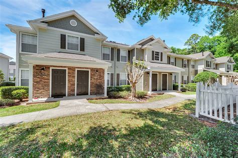 Apartments leesburg. Virtual Tour. $1,548 - 2,215. 1-3 Beds. Dog & Cat Friendly Fitness Center Pool Dishwasher Refrigerator Kitchen In Unit Washer & Dryer Walk-In Closets. (352) 604-3029. The Grove at Clermont. 16551 Lake Trail Dr, Clermont, FL 34711. 
