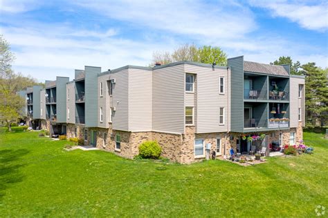 Apartments plymouth mn. See all available apartments for rent at Four Seasons Estates in Plymouth, MN. Four Seasons Estates has rental units ranging from 860-1100 sq ft starting at $1049. 