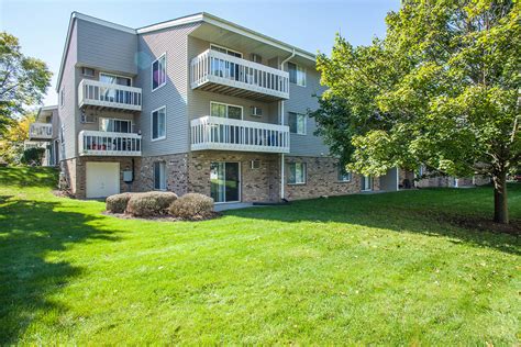 Apartments waukesha. Bay Village Apartments. 100-246 E Chateau Pl, Whitefish Bay, WI 53217. Virtual Tour. $1,500 - 2,165. 2 Beds. Dishwasher Kitchen In Unit Washer & Dryer Walk-In Closets Range Maintenance on site Disposal Microwave. (262) 302-2864. Report an Issue Print Get Directions. See all available apartments for rent at 431 NW Barstow St in Waukesha, WI. 431 ... 