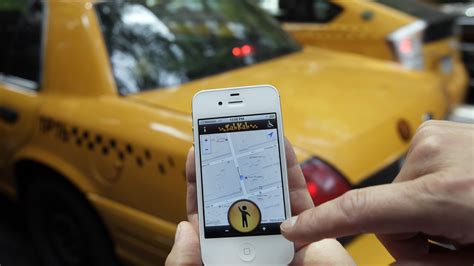App for cabs in nyc. NEW YORK (CBSNewYork) -- Raising your arm to hail a cab may be a thing of the past. Now, taxi drivers have a new app on their side that they say will hopefully help them compete against other ... 