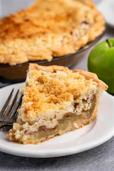 Apple Crumb Pie