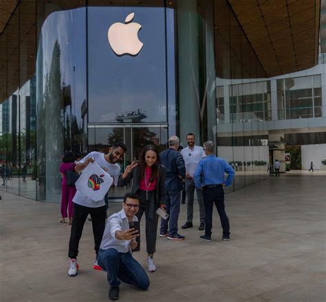 Apple Inc bets big on India as it opens first flagship store
