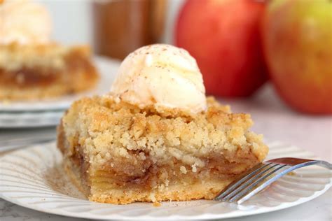 Apple Kuchen Bars - Bitz & Giggles