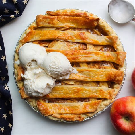 Apple Tart with Cheddar Cheese Crust - Better Homes & Gardens