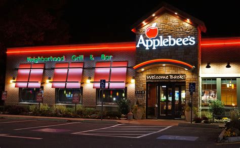 Apple bees near by. 11. Classic broccoli chicken alfredo. Facebook. As one of the most popular dishes ordered at Applebee's, coined a "neighborhood favorite" according to the company, the Classic broccoli chicken alfredo is bursting with flavor. 