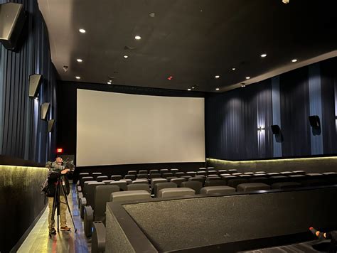 Apple Cinemas opened its first theater in New York state in Decemb