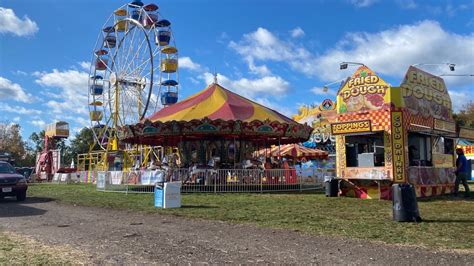 The Glastonbury Apple Harvest & Music Festival will take place at Riverfront Park in October 2023. This year’s festivities will include a full midway of amusement rides, food trucks, live music, an expanded Harvest Pub, and the 5k Road Race on Sunday. The festival is proudly presented by the CT River Valley Chamber of Commerce. . 