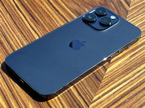 Apple iphone 14 pro max reviews. Nov 9, 2020 · The camera bump on the 12 Pro Max is larger than the 12 Pro. It’s the main wide camera and the telephoto that are very different on the 12 Pro Max. The wide has the same f/1.6 lens as the 12 and ... 