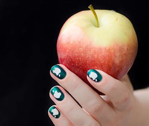 Apple nail bar reviews. Custom Mani & Pedi. $49. Combines our Custom Mani/Pedi to provide a complete finished look and relaxation experience. Luxury Mani & Pedi. $74. Combines Luxury Mani/Pedi plus parrafin Pedi treatment for the ultimate in pampering. Royal Mani & Pedi. $91. 