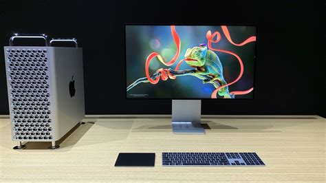 Apple pro display xdr. Pro Display XDR boasts a massive 32-inch LCD display with edge-to-edge glass and only 9 mm borders. Retina 6K resolution • With 6016-by-3384 resolution and 218 pixels per inch, Pro Display XDR is the largest Retina display Apple has ever made. Its … 