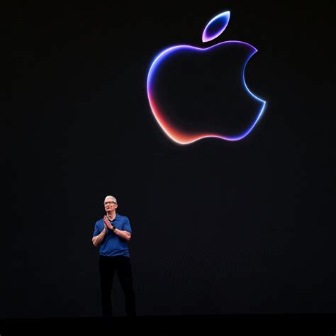Apple rushes to secure footing in AI race