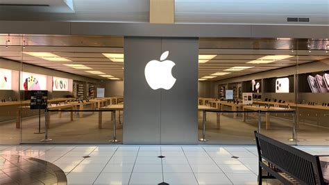 The easiest way to find the closest Apple Store is by using Apple’s store locator. This tool will allow you to search for an Apple Store by city, state, or zip code. …. 