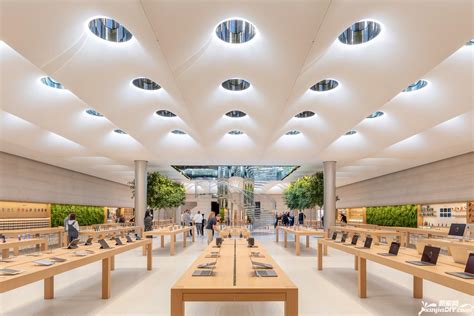Come see the best of Apple at our stores. Shop our products and get expert advice in person. Shop one-on-one with a Specialist at an Apple Store. Reserve a shopping session; Move everything over to your new iPhone with temporary access to all the iCloud storage you need. Learn more. 
