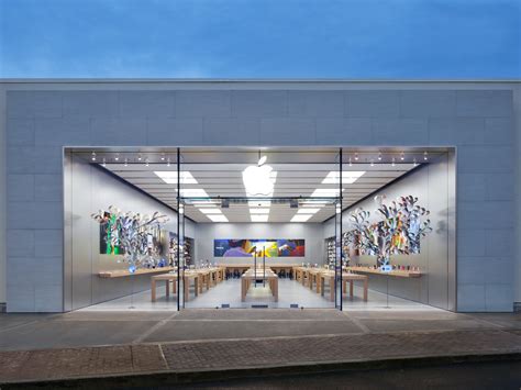 Apple Retail Store - Evergreen Walk Apple Store coming to South Windsor (New Haven, Hartford: shop, parking, deal) - Connecticut (CT) - City-Data Forum City-Data Forum > U.S. Forums > Connecticut. 