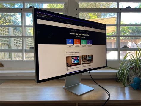 Apple studio display alternatives. Feb 8, 2024 · At a Glance . The 27-inch Studio Display is Apple's newest display option, priced starting at $1,599. It features a 5K resolution and a built-in A13 chip to power features like Spatial Audio and ... 
