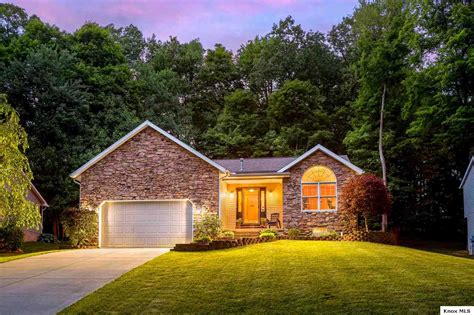 Apple valley ohio homes for sale. Apple Valley Lake Ohio homes for sale and detailed lake and HOA information.The #1 accessed portal with current lake listings, discovery lake tours, and the only Live lake cam. Toth & Team at RE/MAX Consultant … 