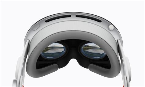 Jun 19, 2023 · The Apple Vision Pro stole the show at WWDC 2023.A showcase of all its features and functionality was an eye-opening insight into how Apple views the future direction augmented and virtual reality. . 