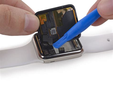 Apple watch repair. Battery service. We can service the battery in your Apple Watch for a fee. Our warranty doesn’t cover batteries that wear down from normal use. Your product is eligible for battery service at no additional cost if you have AppleCare+ and your product’s battery holds less than 80% of its original capacity. 