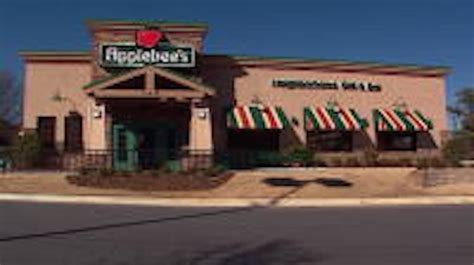 Dec 22, 2023 · Applebee’s: The bar and grill is open fro