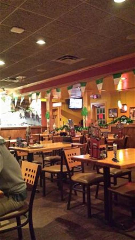  Established in 1980. Applebee's Neighborhood Grill & Bar offers a lively casual dining experience combining simple, craveable American fare, classic drinks and local drafts. Now that's Eatin' Good in the Neighborhood. . 