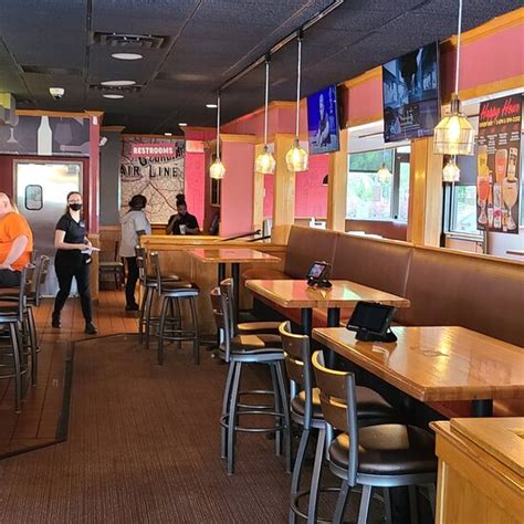 Applebee's: Great ambience, relaxed atmosphere - See 53 traveler reviews, 15 candid photos, and great deals for Warner Robins, GA, at Tripadvisor. Warner Robins Flights to Warner Robins