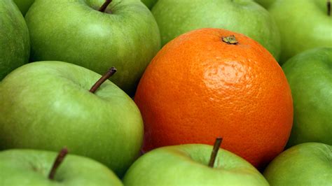 Apples oranges. Like apples, oranges pack an impressive nutrient punch. "One orange provides 66 calories, 86% water content, 1.3 grams of protein, 14.8 grams of carbohydrates, 12 grams of sugar, 2.8 grams of ... 