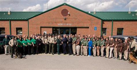 Appling County Sheriff's Office is part of the Government industry, and located in Georgia, United States. Appling County Sheriff's Office. Location. 560 Barnes St Ste B, Baxley, Georgia, 31513, United States. Description. Appling County Sheriff's Office is a company that operates in the Public Safety industry. It employs 21-50 people and …. 