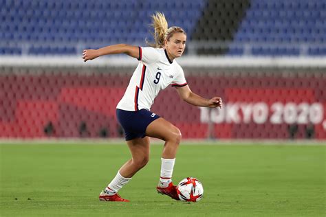 April Heinrichs to fellow Colorado native, USWNT captain Lindsey Horan: “Embrace the experience”