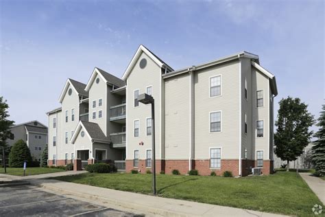 Apts in champaign. Virtual Tour. $540 - 685. 2-4 Beds. Specials. (217) 863-1646. Email. Report an Issue Print Get Directions. See all available apartments for rent at Healey Gardens in Champaign, IL. Healey Gardens has rental units ranging from 202-571 sq ft starting at $615. 