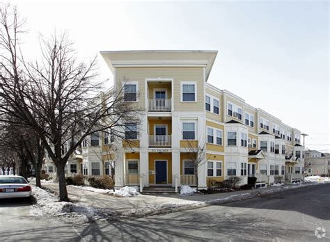 Apts in salem ma. There are currently 65 Three Bedroom Apartments listings available in Salem on ApartmentHomeLiving.com. The pricing ranges from $2,375 to $7,399 - averaging $3,383 for the location. The pricing ranges from $2,375 to $7,399 - … 