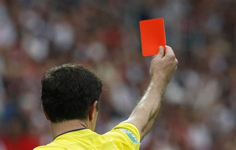 Apuesta de fútbol con tarjeta roja.