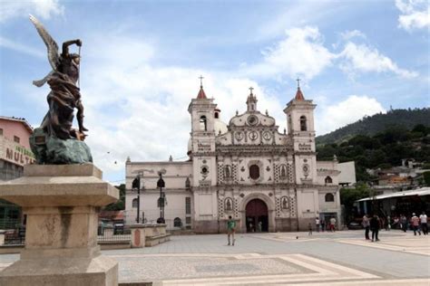 Apuntamientos para una historia colonial de tegucigalpa y su alcaldía mayor. - The kingdom of bones a novel.