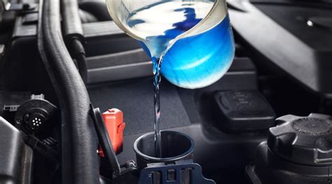 Arabaya su yerine antifriz