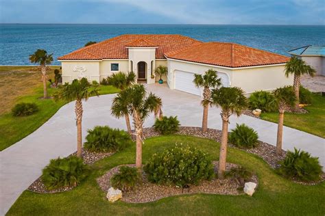 Aransas pass homes for sale. Apr 15, 2015 · Aransas Pass. Located along the shores of Redfish Bay between Aransas Bay to the north and Corpus Christi Bay to the south, Aransas Pass real estate is a little piece of Texas paradise. Fantastic fishing, fabulous food, fun festivals, enchanting winters; Aransas Pass is the destination on the Gulf for that one-of-a-kind Coastal Bend lifestyle. 