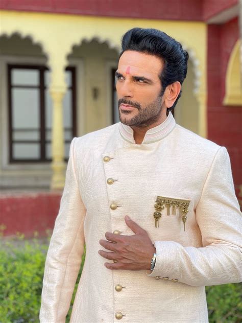 Arav Chowdharry - Wikipedia